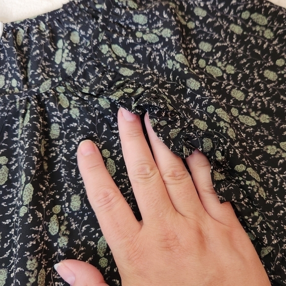 NWOT Beacon Apparel 3/4 Length Sleeve Ruffled Top Navy/Green Size XS - Picture 15 of 16